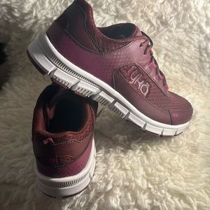 Ryka women’s sneakers size 9W. New . Color burgundy. New